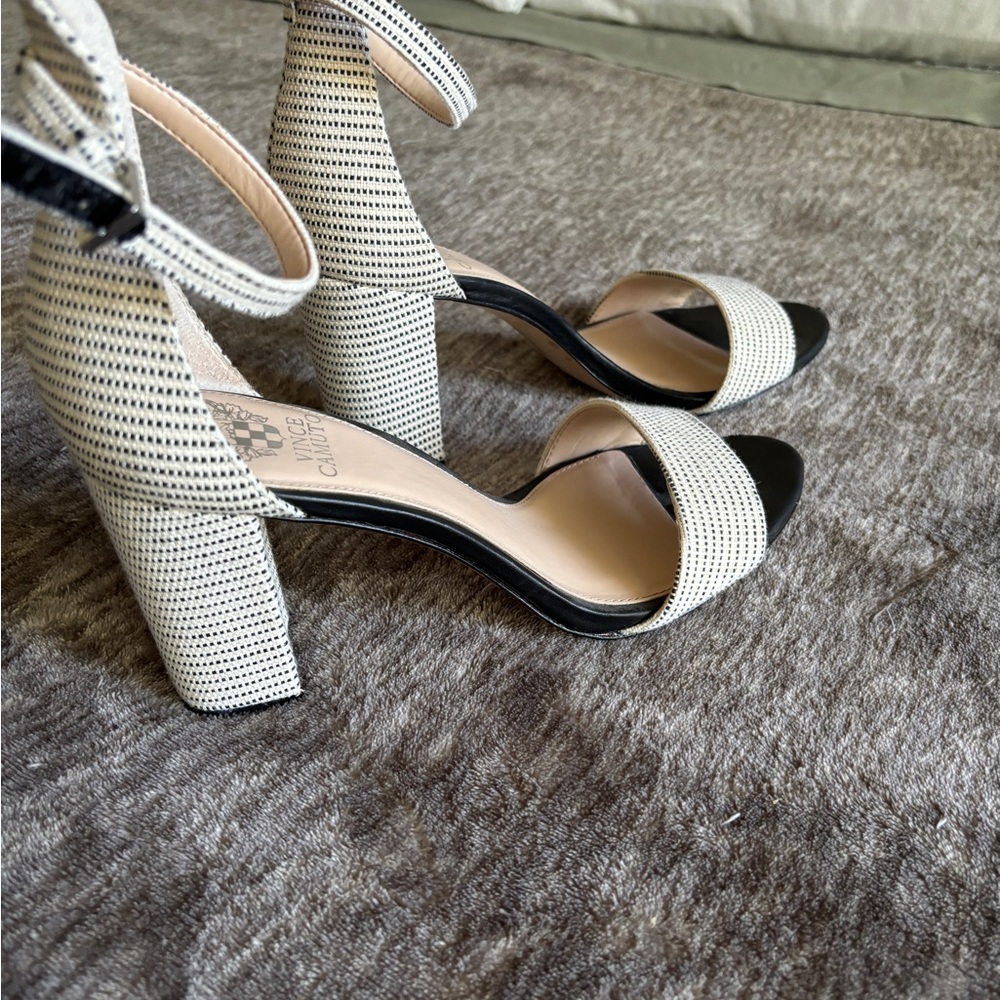 Vince Camuto Corlina Block Heel - Picture 11 of 12